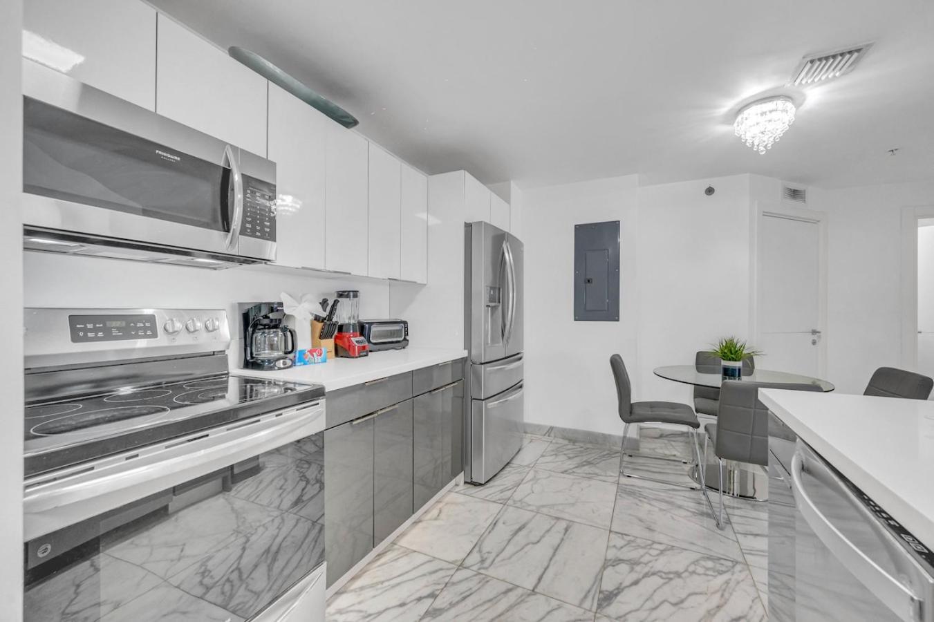 Subtle 2 Bed In Edgewater Near Downtown With Free Parking Διαμέρισμα Μαϊάμι Εξωτερικό φωτογραφία